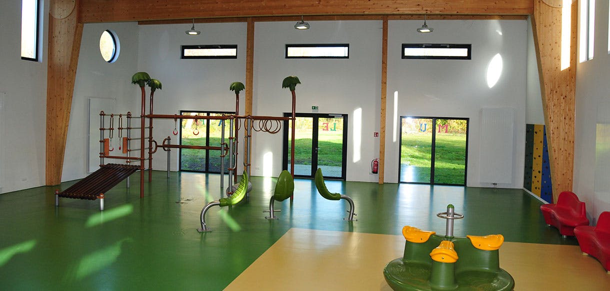 AOK-Klinik Rügen mit dem Indoor-Spielplatz von Haas Gewerbebau